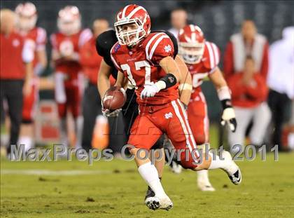 Thumbnail 3 in Mater Dei vs. Servite photogallery.