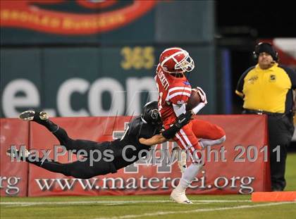 Thumbnail 3 in Mater Dei vs. Servite photogallery.