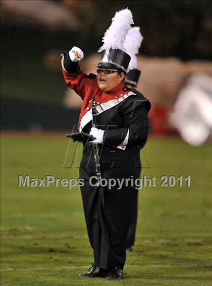 Thumbnail 2 in Mater Dei vs. Servite photogallery.