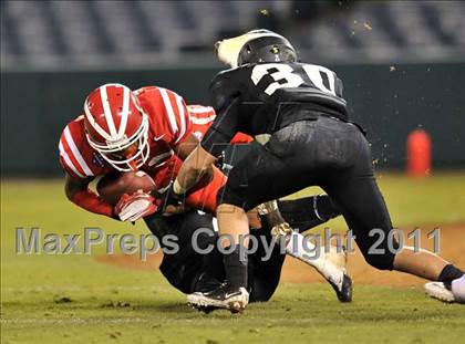 Thumbnail 2 in Mater Dei vs. Servite photogallery.