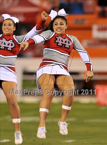 Thumbnail 3 in Mater Dei vs. Servite photogallery.