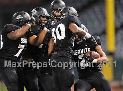 Thumbnail 3 in Mater Dei vs. Servite photogallery.