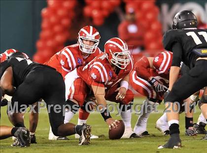 Thumbnail 3 in Mater Dei vs. Servite photogallery.