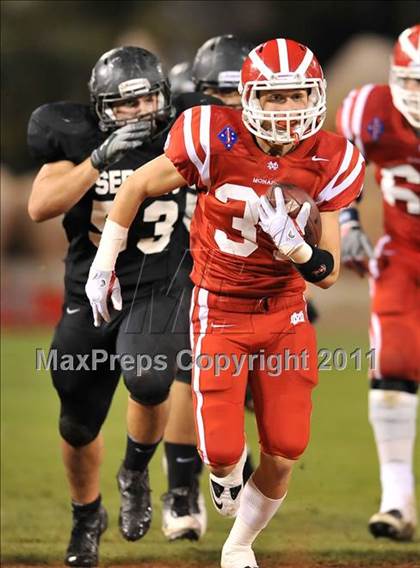 Thumbnail 1 in Mater Dei vs. Servite photogallery.