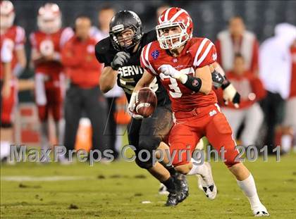 Thumbnail 2 in Mater Dei vs. Servite photogallery.