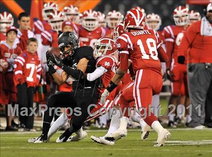 Thumbnail 1 in Mater Dei vs. Servite photogallery.