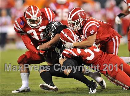 Thumbnail 3 in Mater Dei vs. Servite photogallery.