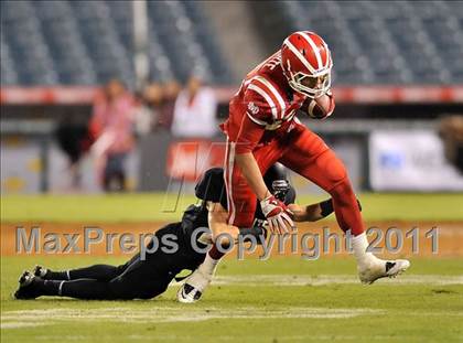 Thumbnail 1 in Mater Dei vs. Servite photogallery.