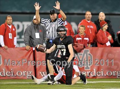 Thumbnail 2 in Mater Dei vs. Servite photogallery.