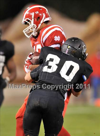 Thumbnail 3 in Mater Dei vs. Servite photogallery.