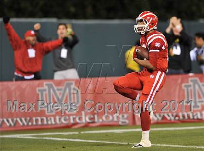 Thumbnail 2 in Mater Dei vs. Servite photogallery.