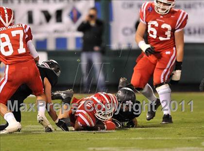 Thumbnail 1 in Mater Dei vs. Servite photogallery.