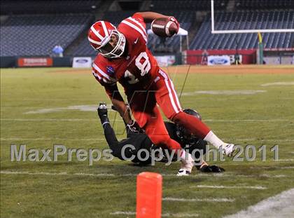 Thumbnail 1 in Mater Dei vs. Servite photogallery.