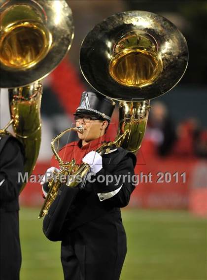 Thumbnail 3 in Mater Dei vs. Servite photogallery.