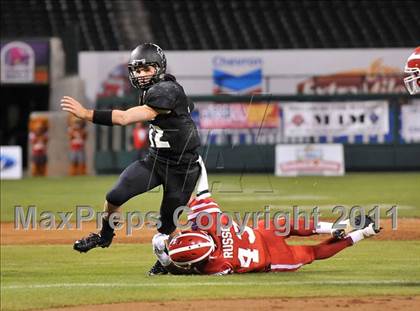 Thumbnail 2 in Mater Dei vs. Servite photogallery.