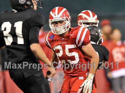 Thumbnail 1 in Mater Dei vs. Servite photogallery.