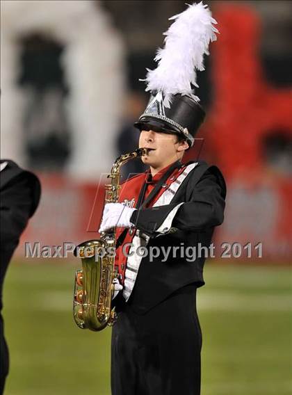 Thumbnail 1 in Mater Dei vs. Servite photogallery.