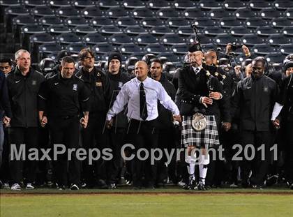 Thumbnail 2 in Mater Dei vs. Servite photogallery.