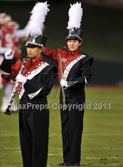 Thumbnail 2 in Mater Dei vs. Servite photogallery.