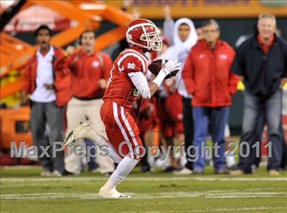 Thumbnail 3 in Mater Dei vs. Servite photogallery.
