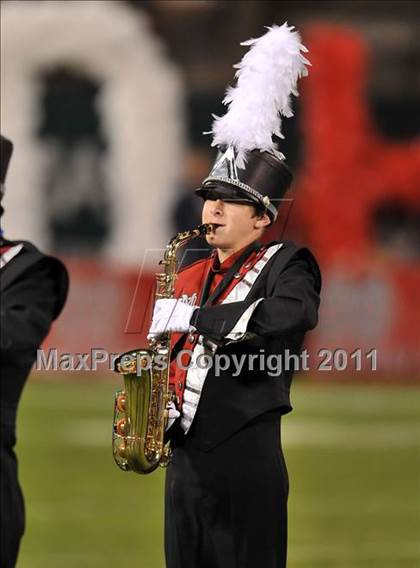 Thumbnail 3 in Mater Dei vs. Servite photogallery.