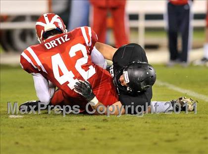 Thumbnail 3 in Mater Dei vs. Servite photogallery.