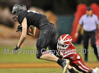 Thumbnail 3 in Mater Dei vs. Servite photogallery.