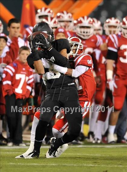 Thumbnail 3 in Mater Dei vs. Servite photogallery.
