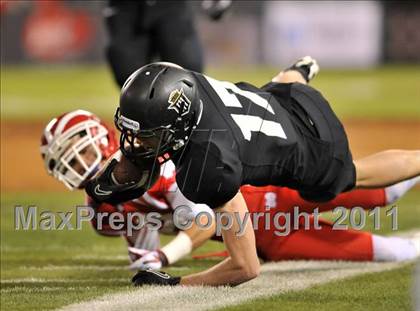 Thumbnail 1 in Mater Dei vs. Servite photogallery.