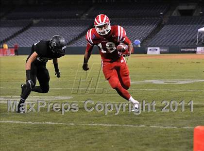 Thumbnail 2 in Mater Dei vs. Servite photogallery.