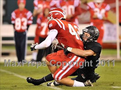 Thumbnail 1 in Mater Dei vs. Servite photogallery.