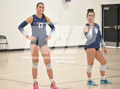 Thumbnail 1 in St. Ignatius College Preparatory vs. Corner Canyon (Durango Fall Classic) photogallery.