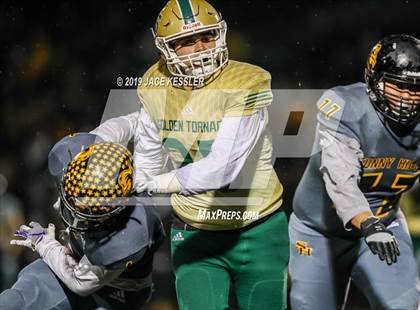 Thumbnail 3 in Santa Barbara vs. Sunny Hills (CIF-SS Div 8 Final) photogallery.