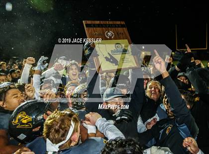 Thumbnail 2 in Santa Barbara vs. Sunny Hills (CIF-SS Div 8 Final) photogallery.