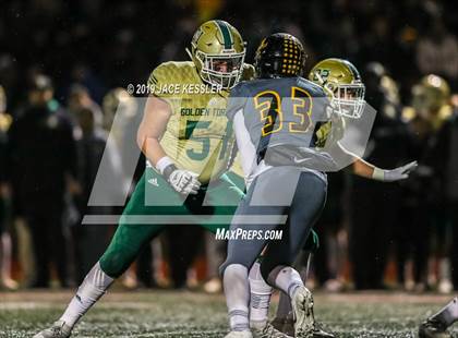 Thumbnail 3 in Santa Barbara vs. Sunny Hills (CIF-SS Div 8 Final) photogallery.