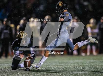 Thumbnail 3 in Santa Barbara vs. Sunny Hills (CIF-SS Div 8 Final) photogallery.