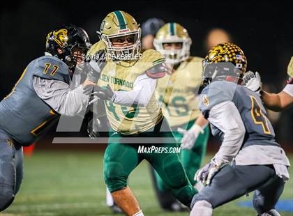 Thumbnail 1 in Santa Barbara vs. Sunny Hills (CIF-SS Div 8 Final) photogallery.