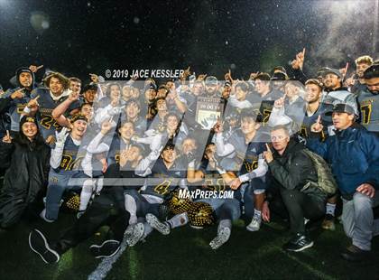 Thumbnail 3 in Santa Barbara vs. Sunny Hills (CIF-SS Div 8 Final) photogallery.