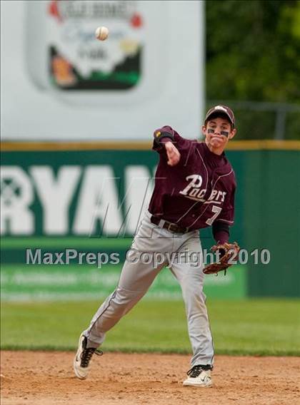 Thumbnail 2 in South St. Paul vs. Cretin-Derham Hall (Section 4AAA Playoffs) photogallery.