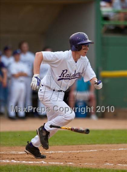 Thumbnail 2 in South St. Paul vs. Cretin-Derham Hall (Section 4AAA Playoffs) photogallery.