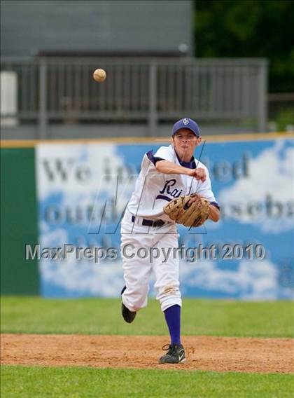 Thumbnail 3 in South St. Paul vs. Cretin-Derham Hall (Section 4AAA Playoffs) photogallery.
