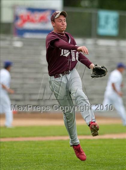 Thumbnail 1 in South St. Paul vs. Cretin-Derham Hall (Section 4AAA Playoffs) photogallery.