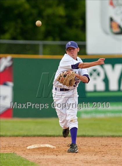 Thumbnail 2 in South St. Paul vs. Cretin-Derham Hall (Section 4AAA Playoffs) photogallery.