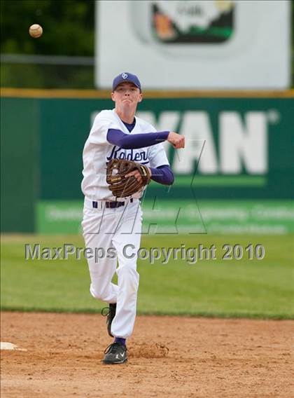 Thumbnail 1 in South St. Paul vs. Cretin-Derham Hall (Section 4AAA Playoffs) photogallery.