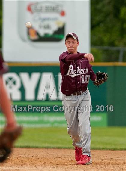 Thumbnail 3 in South St. Paul vs. Cretin-Derham Hall (Section 4AAA Playoffs) photogallery.