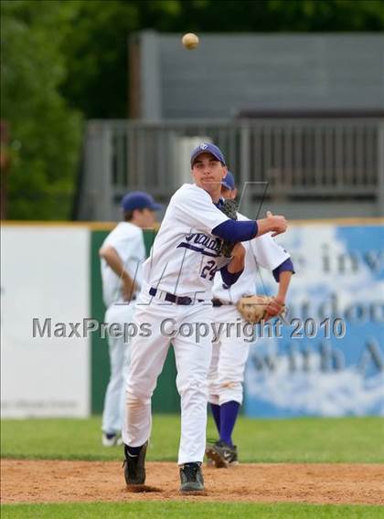 Thumbnail 2 in South St. Paul vs. Cretin-Derham Hall (Section 4AAA Playoffs) photogallery.