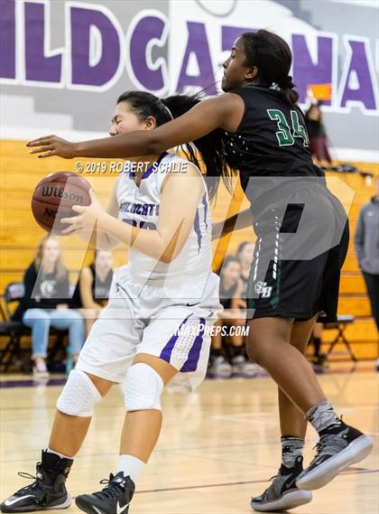 Thumbnail 3 in Franklin vs. Granite Bay photogallery.