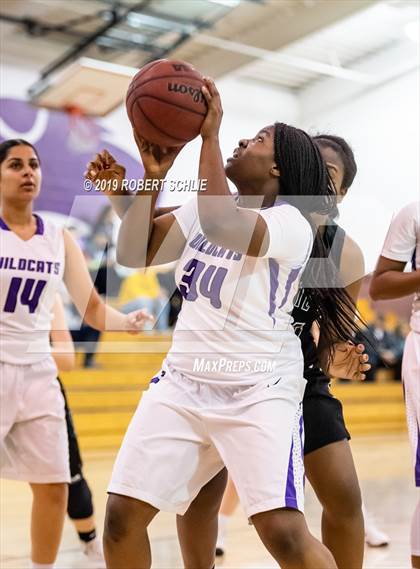 Thumbnail 2 in Franklin vs. Granite Bay photogallery.
