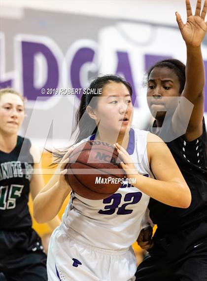 Thumbnail 2 in Franklin vs. Granite Bay photogallery.