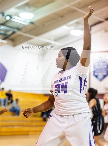 Thumbnail 3 in Franklin vs. Granite Bay photogallery.
